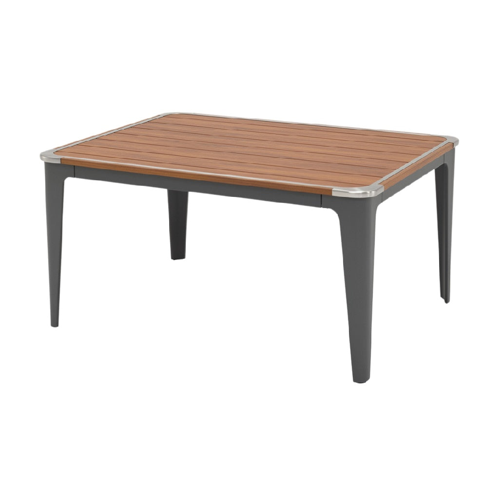 Mesa rectangular de exterior con superficie de madera y patas de metal.
