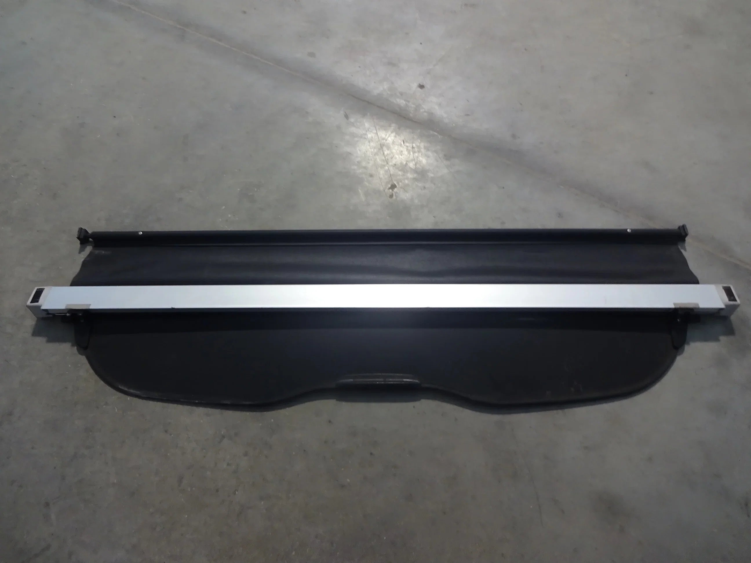 Pre-Owned 2012 Sizeubaru Forester Rear Grey Retractable Cargo Cover OEM (Good)